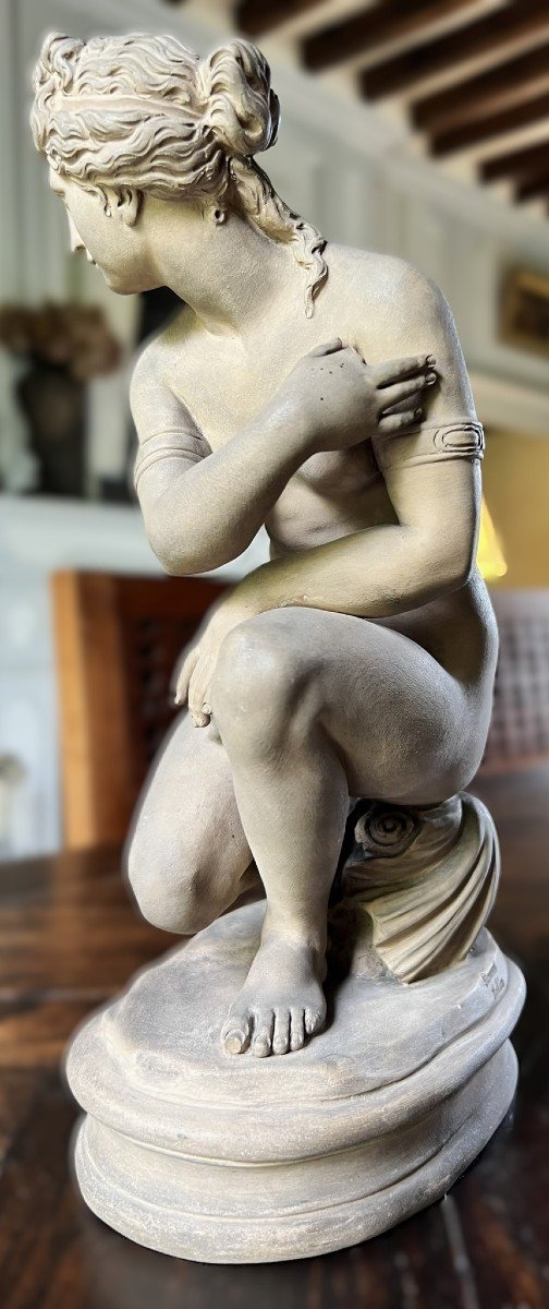 Jeune Femme Nue Assise. Sculpture En Terre Cuite-photo-2