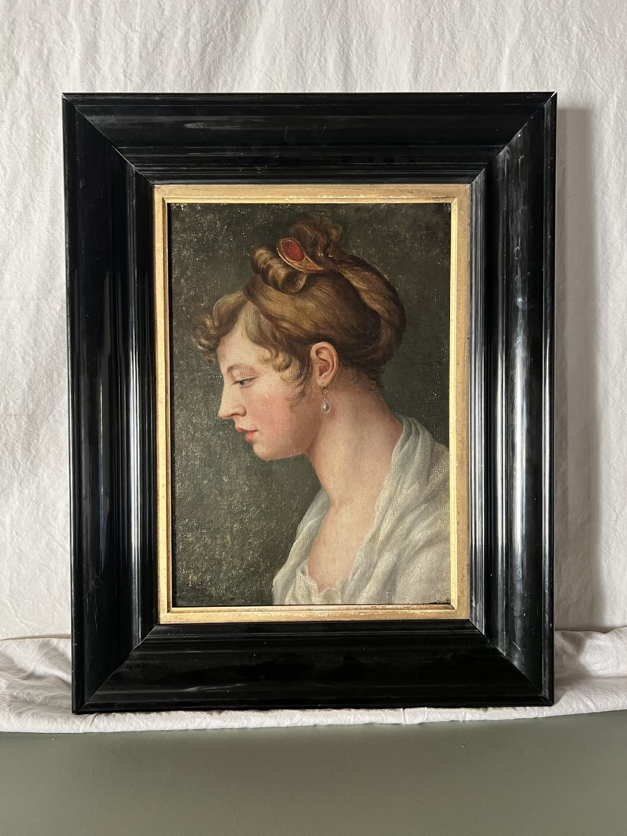 Portrait de jeune femme de profil - Ecole française Néoclassique, vers 1800-1830
