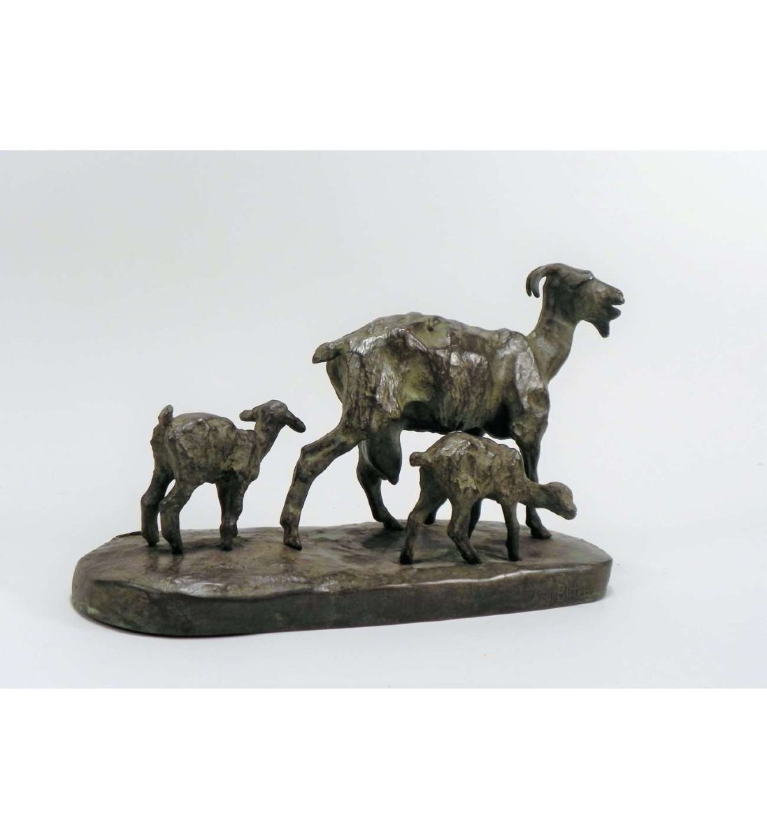 Bronze Goat Statue With Her Kids By Ary Bitter - (1883-1973)-photo-3