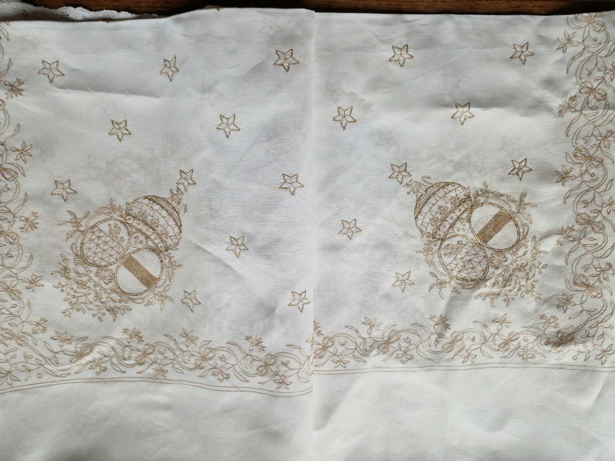 White Linen Tablecloth (515 Cm) Blazon At The Corners, Embroidered Gold Thread - Beginning Of The Century-photo-2