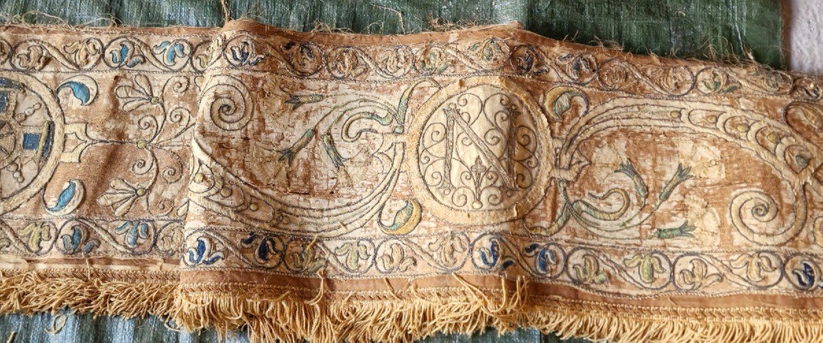 Grand Bandeau De Broderie -XVII ème Siecle - Polychrome Fond Or-photo-2