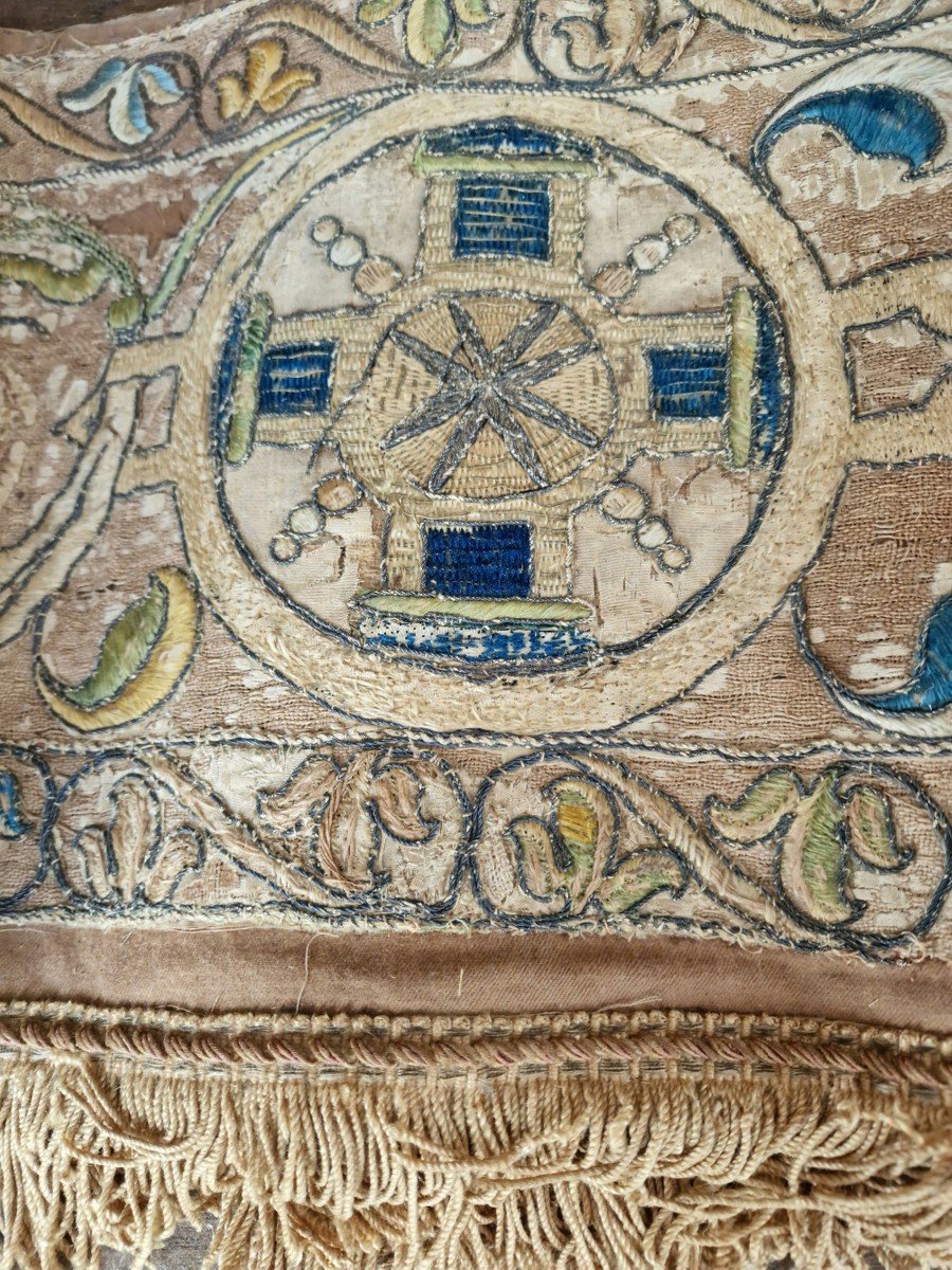 Grand Bandeau De Broderie -XVII ème Siecle - Polychrome Fond Or-photo-3