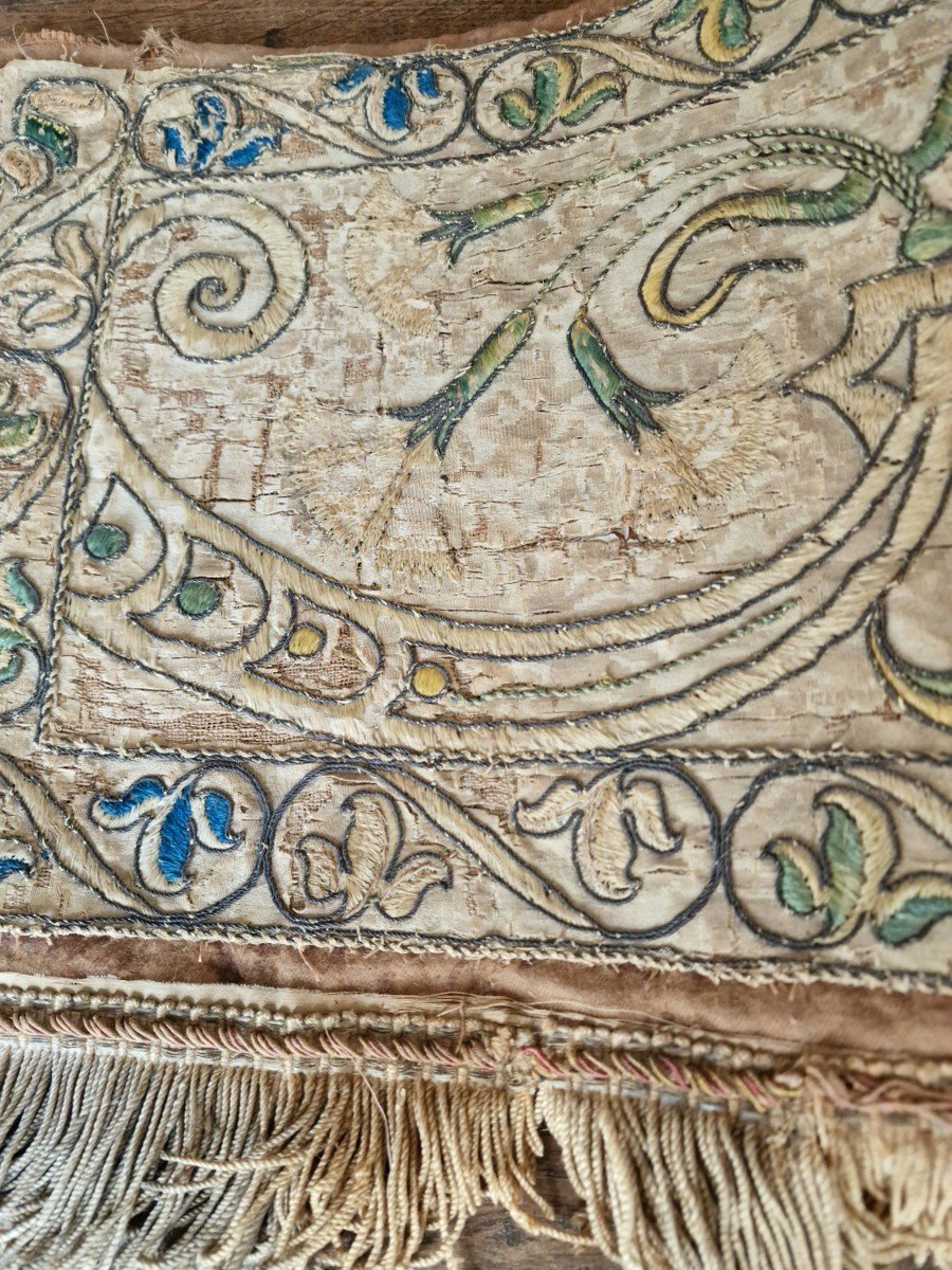 Grand Bandeau De Broderie -XVII ème Siecle - Polychrome Fond Or-photo-4