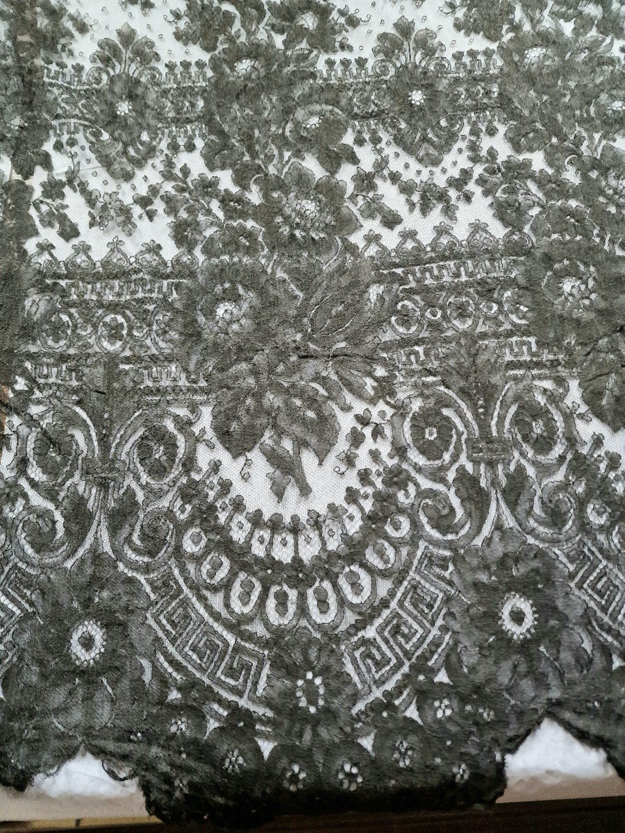 Volant De Dentelle Ombree Dimensions Importantes Motifs Fleuris-photo-2