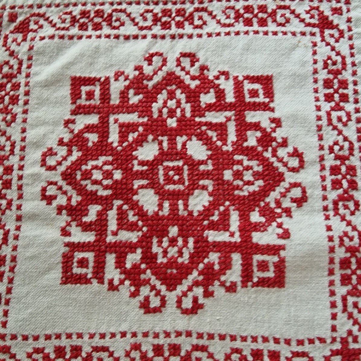 Tablecloth Origin Russia - Large Yardage Russian Lace - Red Embroidery-photo-3