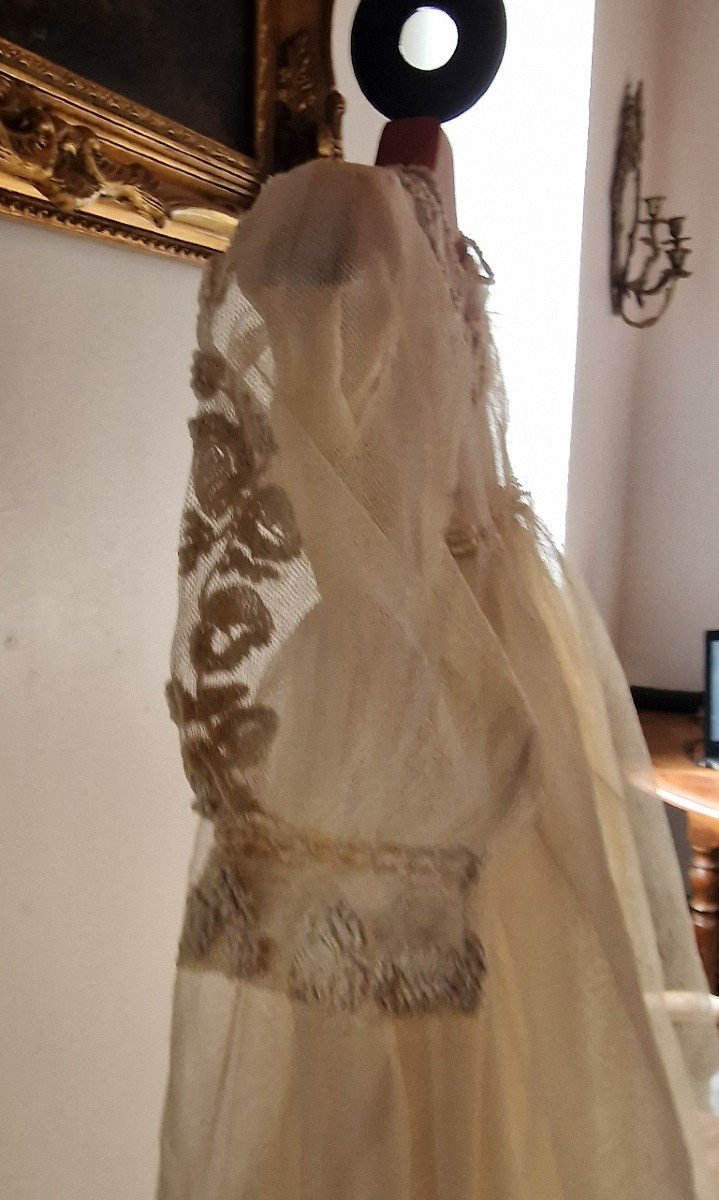 Robe De Bapteme Pour Bb - Tulle Rebrode Sur Le Buste, Les Manches Et Le Bas - XIXème-photo-3
