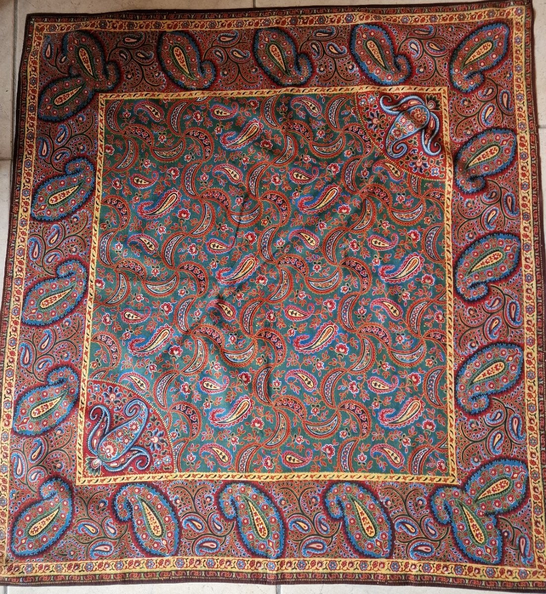 CHALE IMPRIME - COLORIS VERT, ROUGE, JAUNE - MANUFACTURE DE L'EST DE LA FRANCE-photo-2