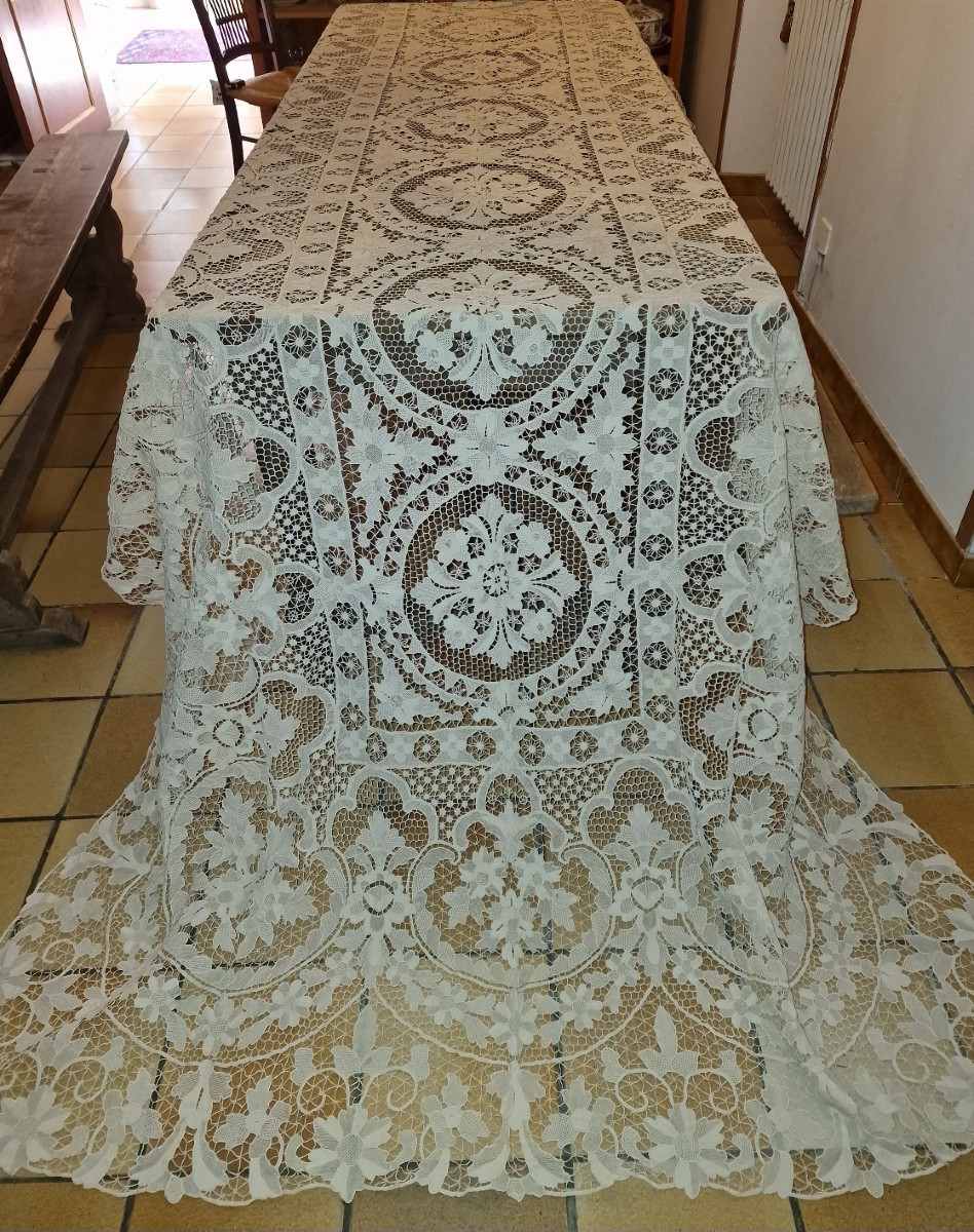 NAPPE DENTELLE DE VENISE - GRANDES DIMENSIONS - MOTIFS FLORAUX