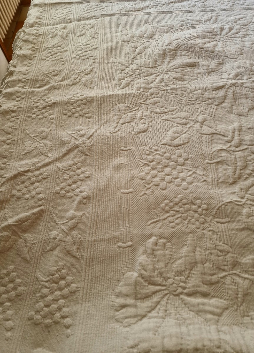 Wedding Blanket - Provence Origin - Beautiful Relief - White
