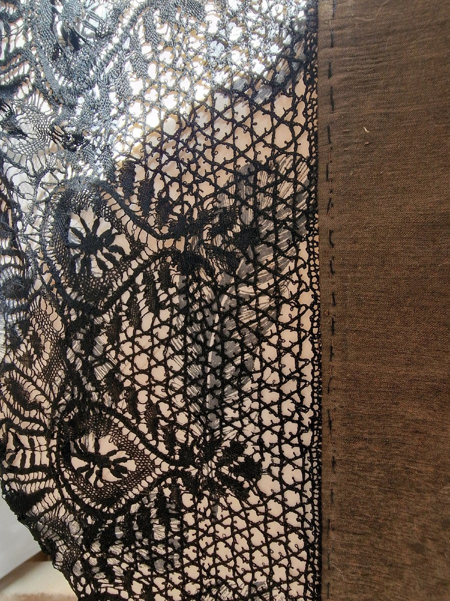 Black Silk Satin Shawl - 19th Century - Wide Handmade Lace Edging --photo-2