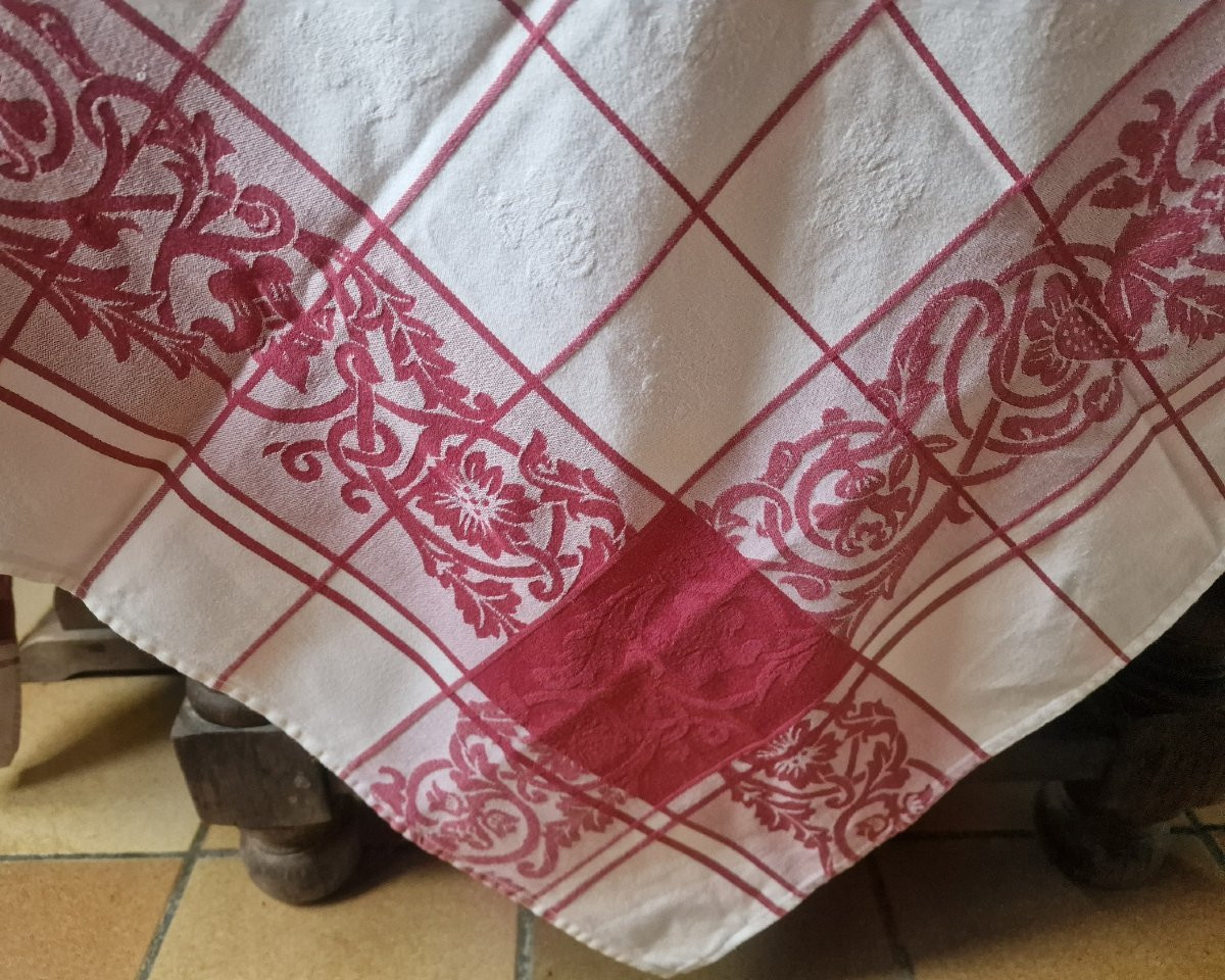 NAPPE DAMASSEE CARREE  - XXème -ROUGE ET BLANCHE-photo-2