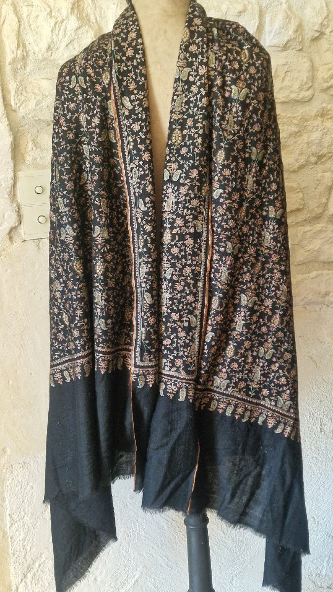 Scarf/stole Embroidered Over The Entire Surface - On Fine Chashmer-type Wool - -photo-4