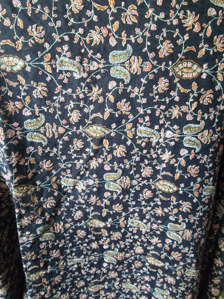 Scarf/stole Embroidered Over The Entire Surface - On Fine Chashmer-type Wool - -photo-1