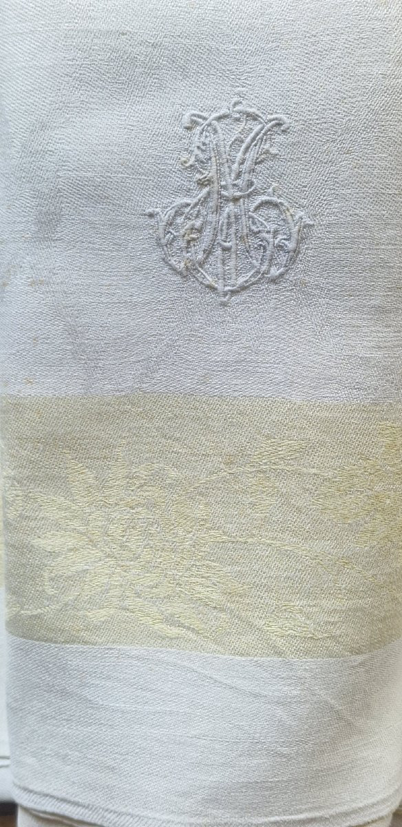 Nine Napkins - Monogram "me" - Pastel Border - 19th Century-photo-2