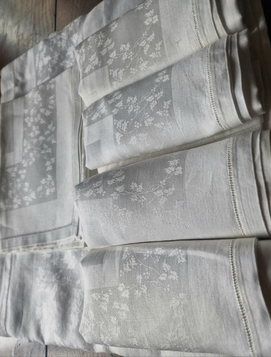 Antique Tablecloth And Napkin Set - Wire Damask - White
