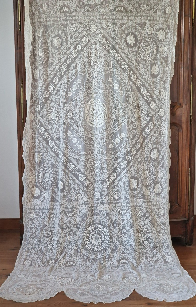 Ancient Voilage Style Curtain Panel - End Of The XIXth Century- Important Embroidery And Dentelles
