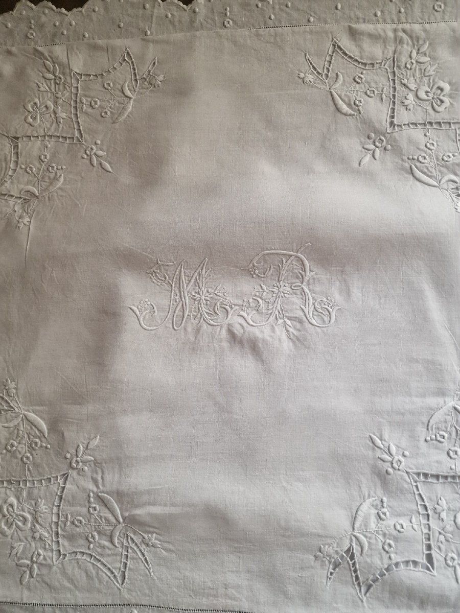 Pair Of Antique Pillowcases - Large Embroidery - -photo-1