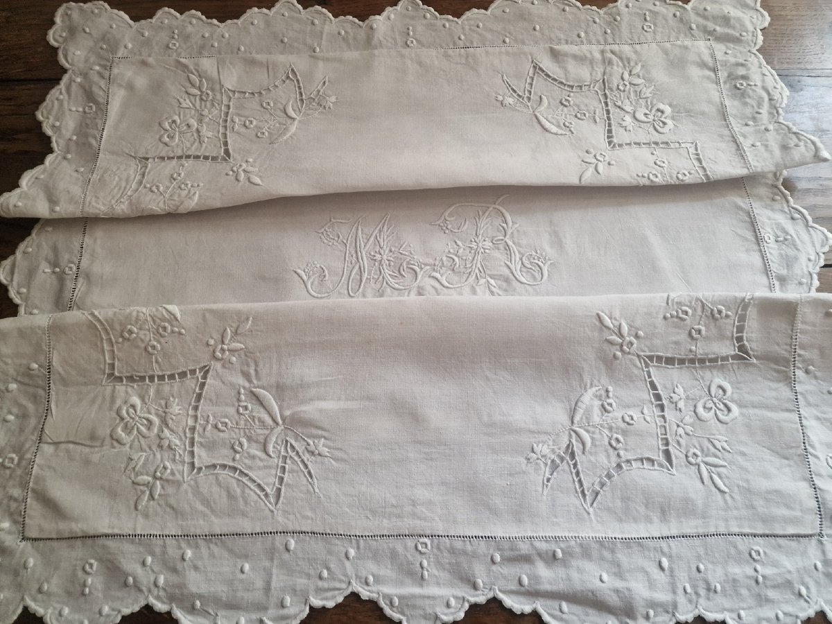 Pair Of Antique Pillowcases - Large Embroidery - 