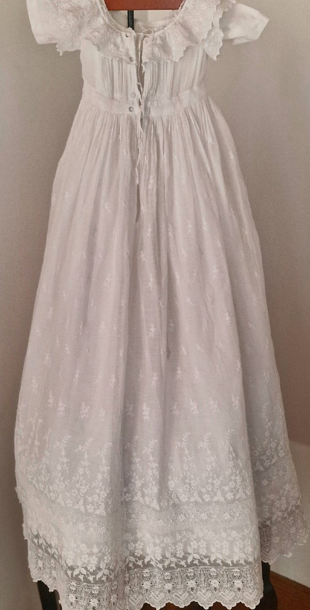 ROBE DE BAPTEME - LINON REBRODE - ENCOLURE BATEAU - FIN XIXème -BLANCHE-photo-4