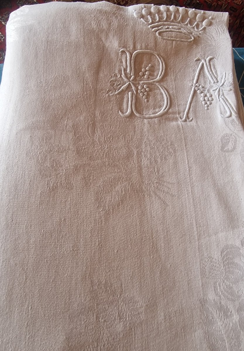 NAPPE DAMASSEE ANCIENNE - DOUBLE MONOGRAMME BA" SOUS COURONNE  - XIXème -GRANDES DIMENSIONS-photo-2