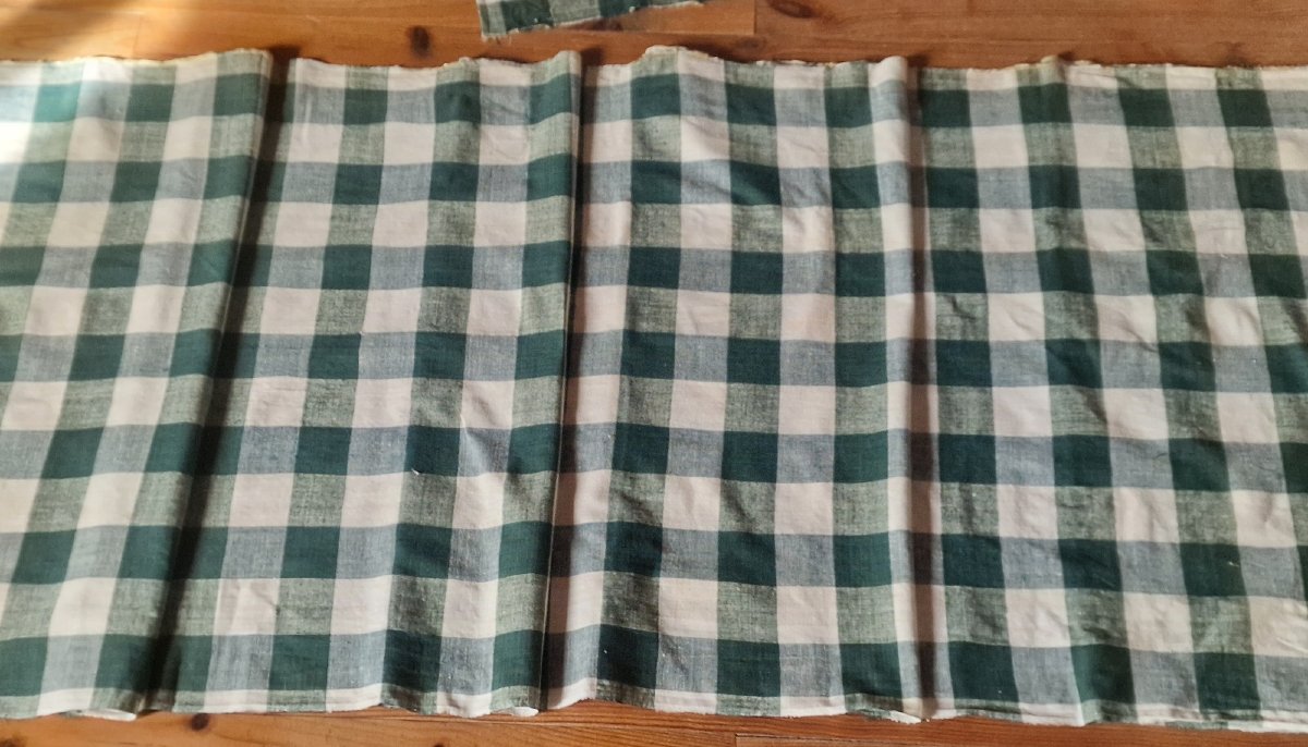 TOUR DE LIT TOILE DE COTON - CARREAUX VERTS, BLEUS ET ECRUS - PREMIER TIERS DU XXème
