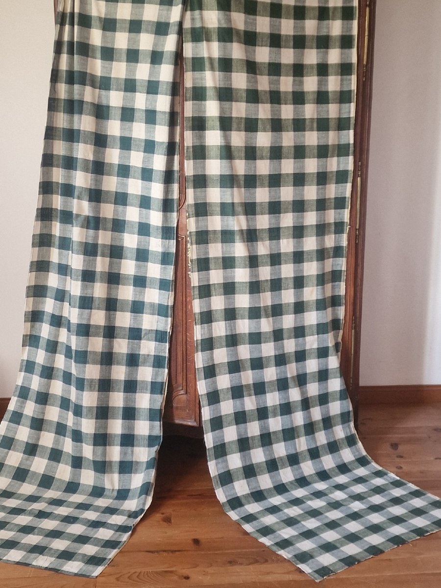 DEUX PENTES -TOILE A CARREAUX VERTS, BLEUS ET ECRUS - PREMIER TIERS DU XXème SIECLE