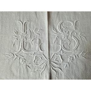 Linen Damask Table Service - Rivieres De Jours - Large Floral Monogram With Bow