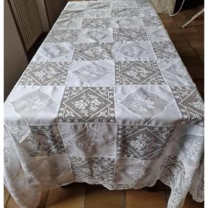 Nappe Rectangulaire Avec Broderies Et Dentelle - Blanche