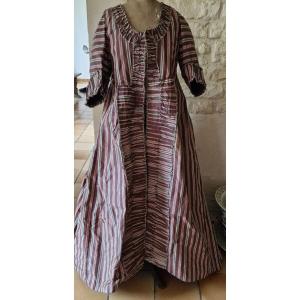 Manteau De Robe  XVIIIème Avec Son Jupon Assorti - Taffetas Raye