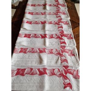ENSEMBLE DE SIX  SERVIETTES DE TABLE - MOTIFS DE RUBANS ROUGES - XIXème