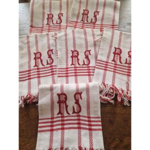 ENSEMBLE DE SEPT SERVIETTES DE TOILETTE - ROUGES - MONOGRAMME "RS" - BRODERIE MAIN