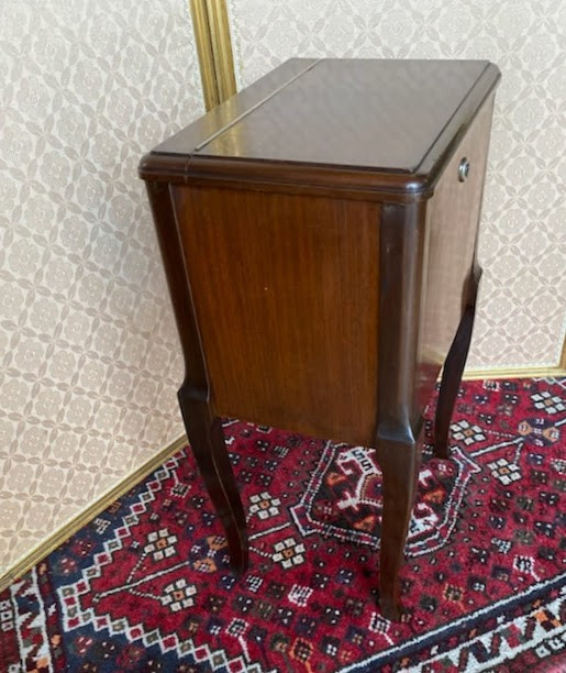 Small Living Room Bar Cabinet -photo-1