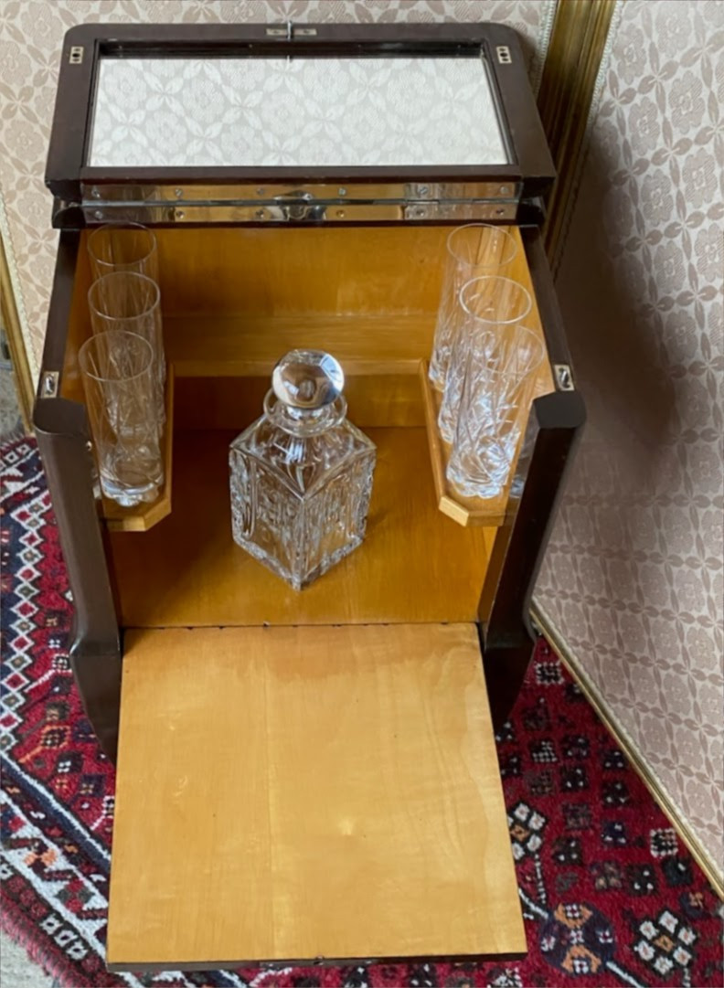 Small Living Room Bar Cabinet -photo-4