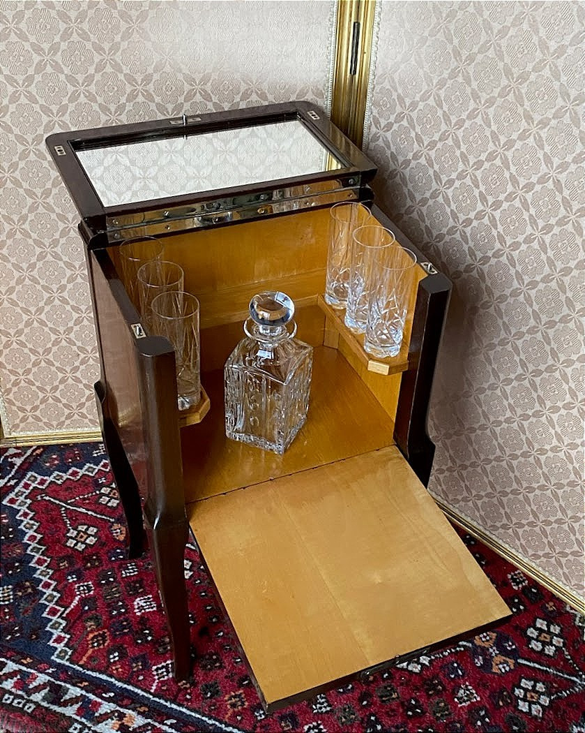 Small Living Room Bar Cabinet 