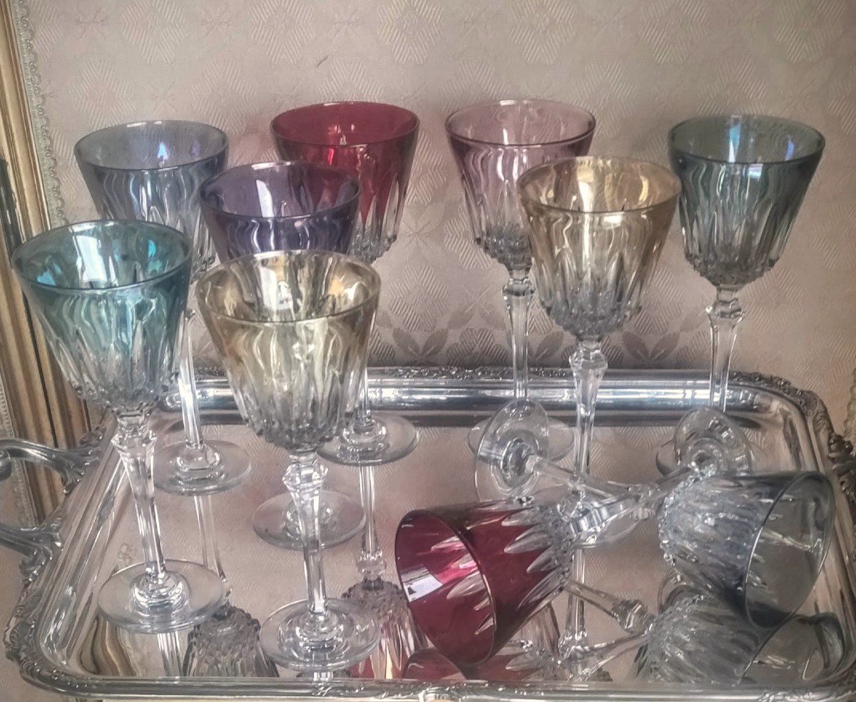 Suite  de  Dix  Verres  à  Vin  de  Couleur -photo-3