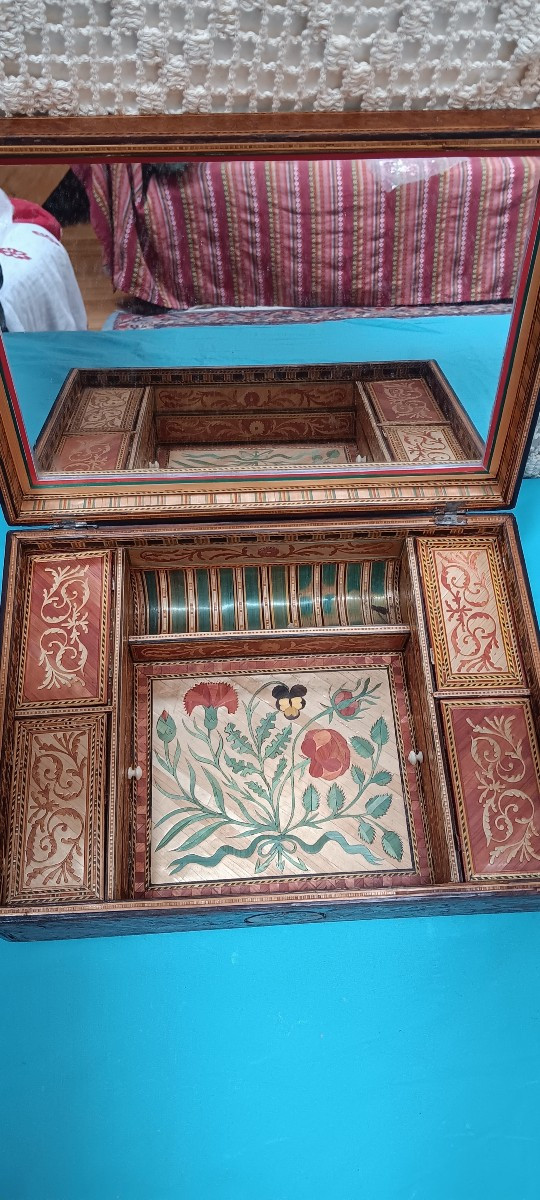 19th Century Straw Marquetry Sewing Box-photo-3