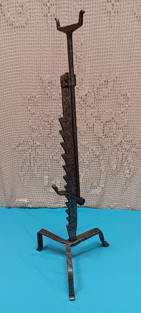 Rack On Tripod Of Hearth 18th Century