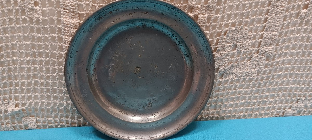 Pewter Plate Late 18th - Early 19th Century