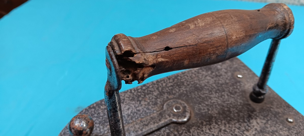 18th Century Iron-photo-2
