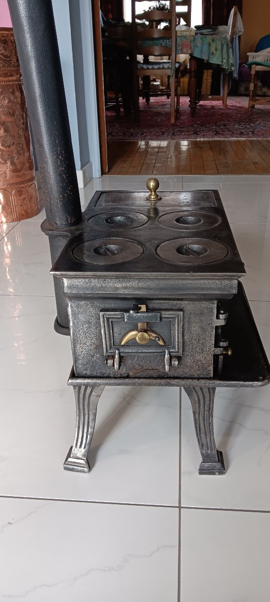 Miniature Cast Iron Stove, Dupont Brand In Fallon - 18th Century-photo-3