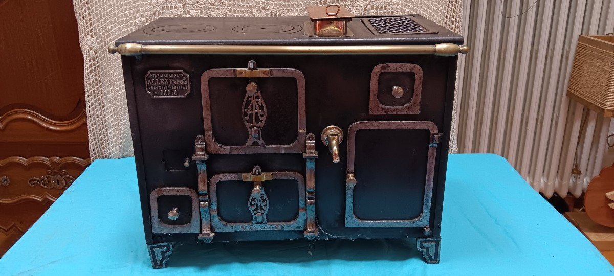 Cuisinière miniature fonte marque Allez à Paris  - XIX siècle