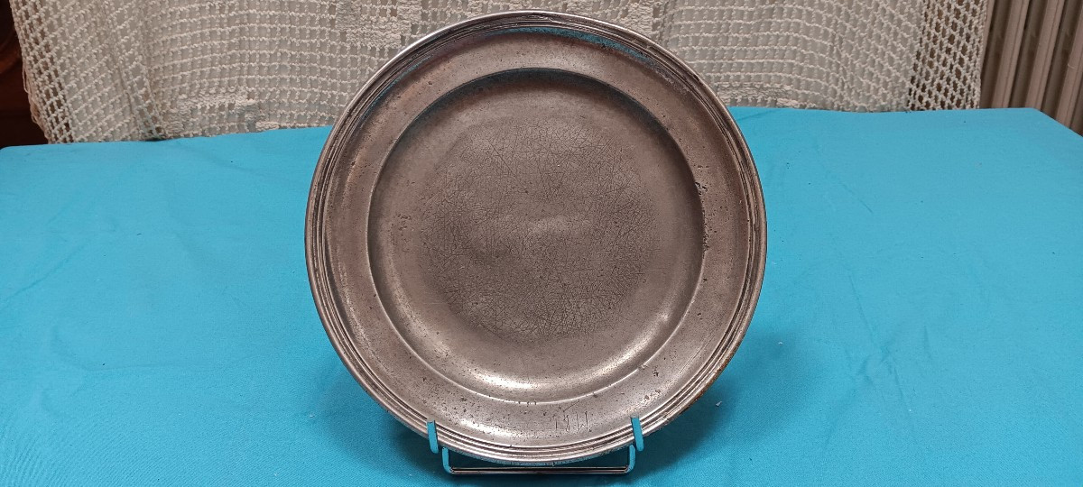 Pewter Plate By Jj. Isenheim (strasbourg) - Late 18th Century.
