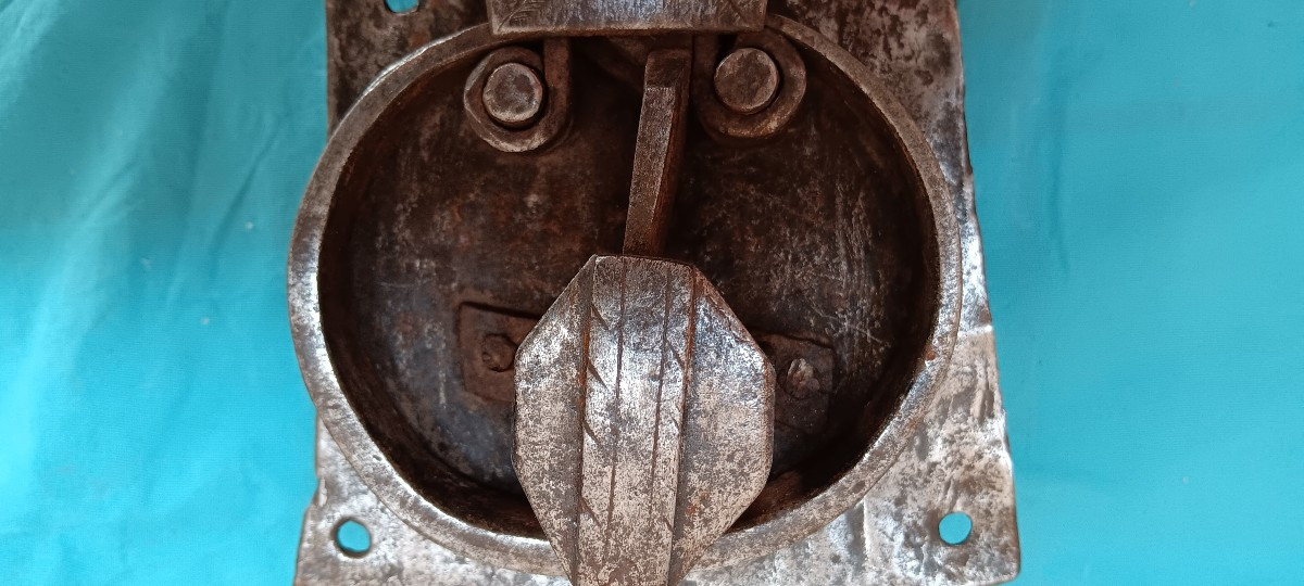 Serrure de coffre alsacien - XVII ou XVIII siècle.-photo-1