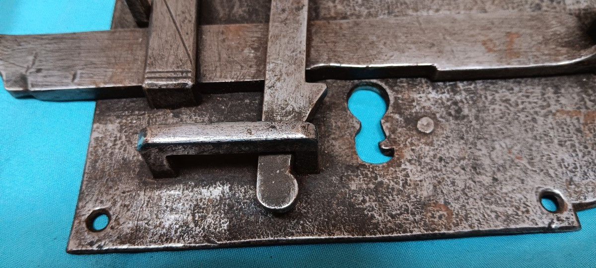 Wrought Iron Interior Door Lock - 18th Century-photo-2