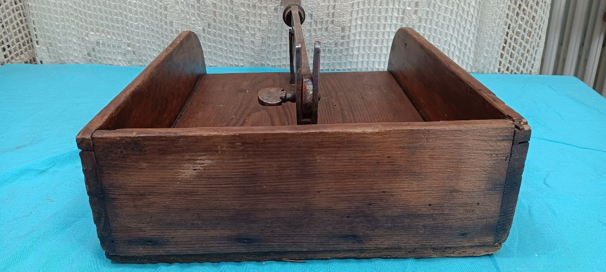19th Century Counter Sugar/chocolate Breaker-photo-2