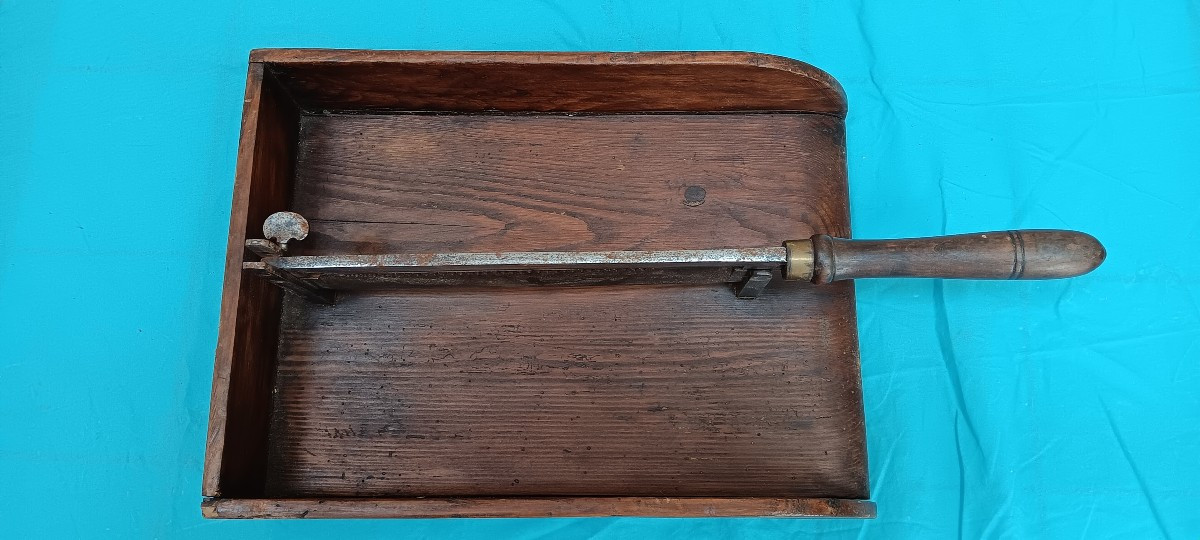 19th Century Counter Sugar/chocolate Breaker-photo-4
