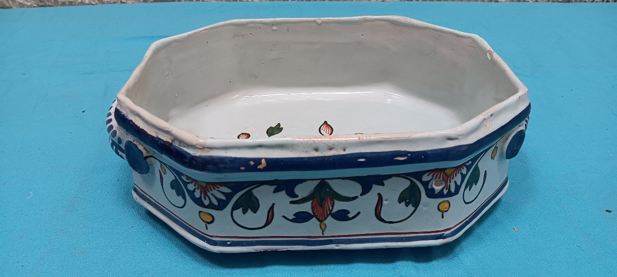 Petite jardinière en faience de Sinceny? Rouen? XVIII siècle