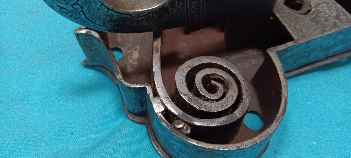 Large Engraved Lock, 17th Century-photo-7
