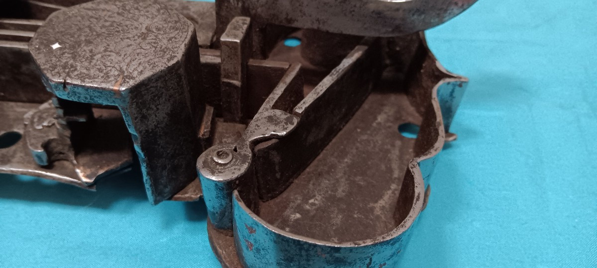 Large Engraved Lock, 17th Century-photo-8