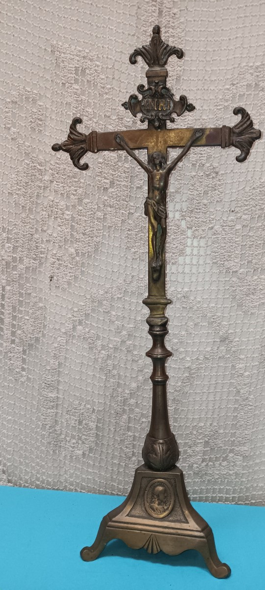 Crucifix d'église / d'autel en bronze - XIX siècle